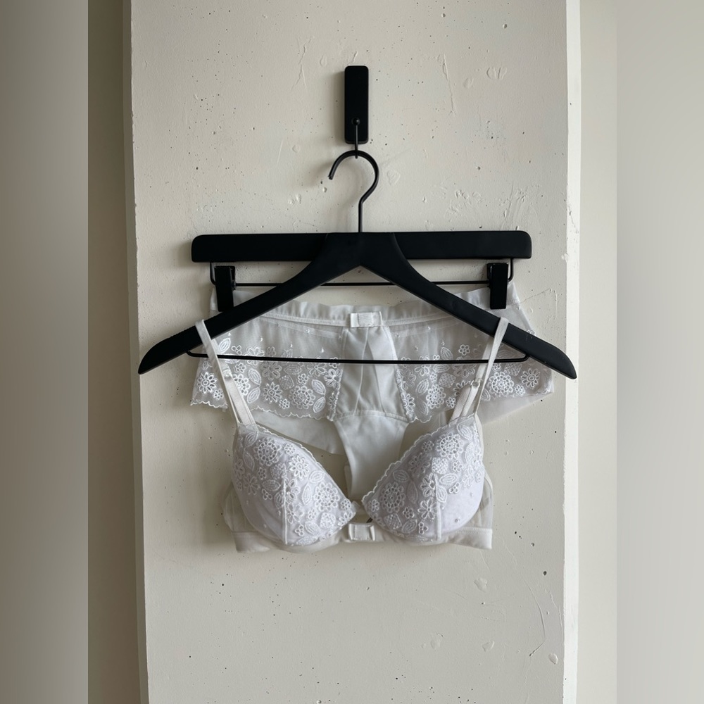 La Perla Glamour Bra and Panty Lingerie Set in Ivory Size 34 and M